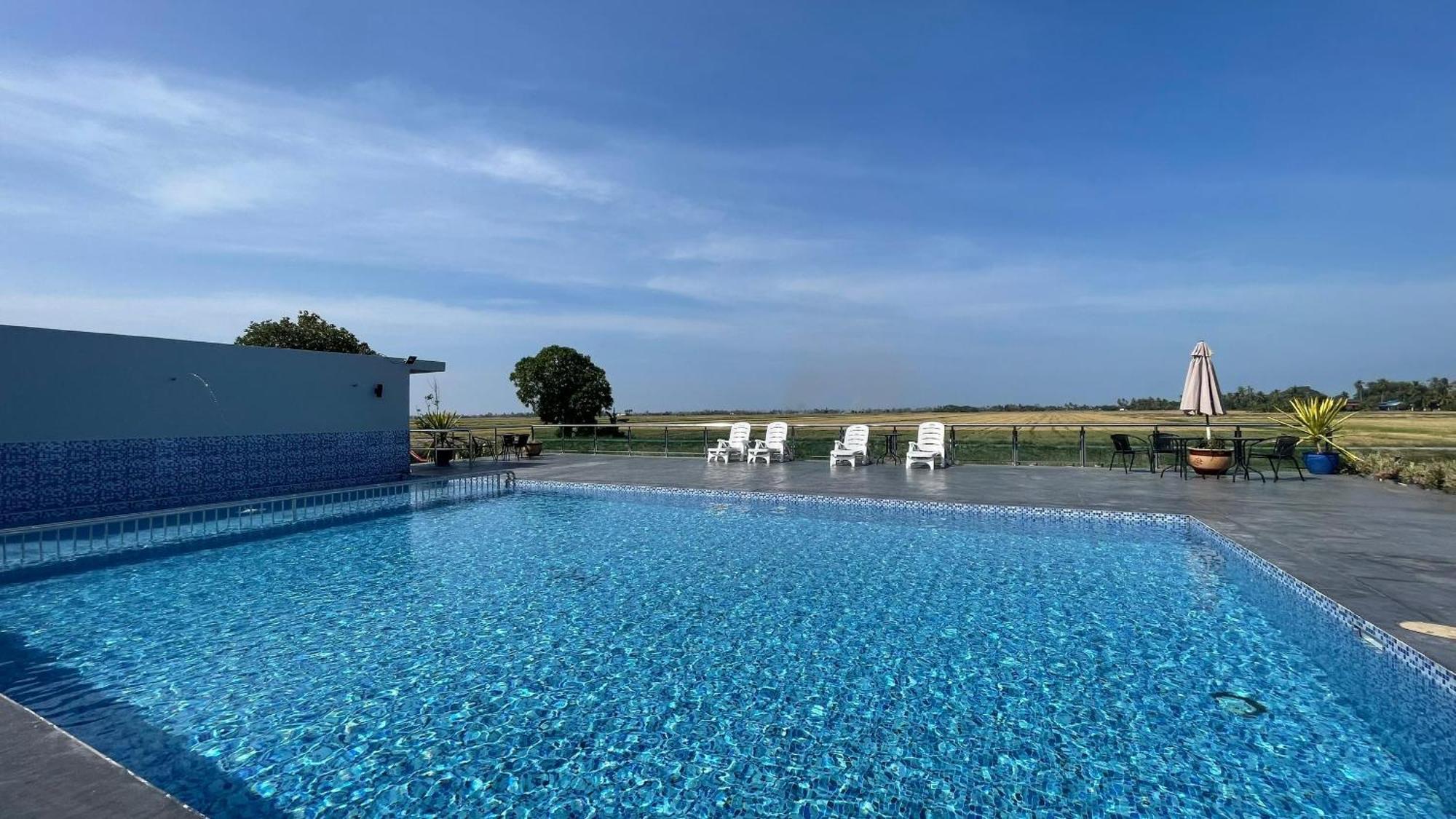 Country Road Homestay Simpang Empat  外观 照片